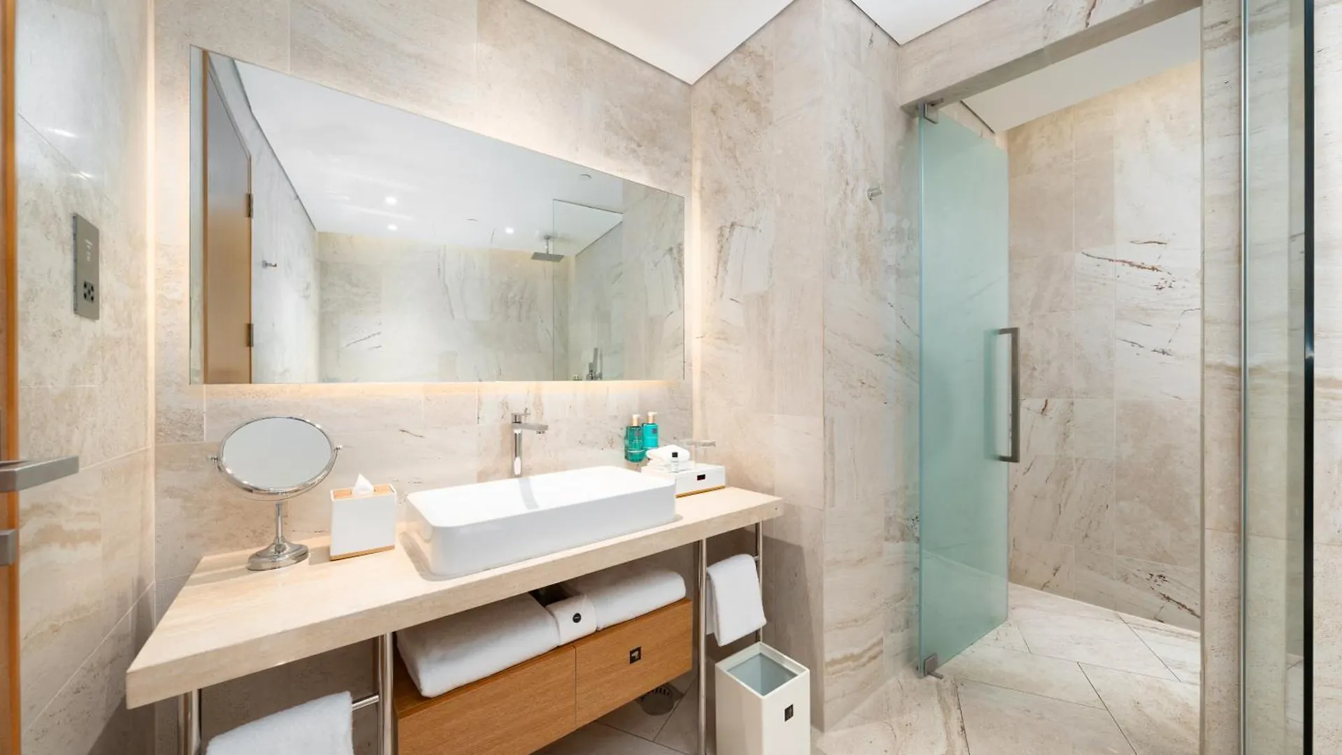 ***** Hotel Five Jumeirah Village Dubaj Zjednoczone Emiraty Arabskie