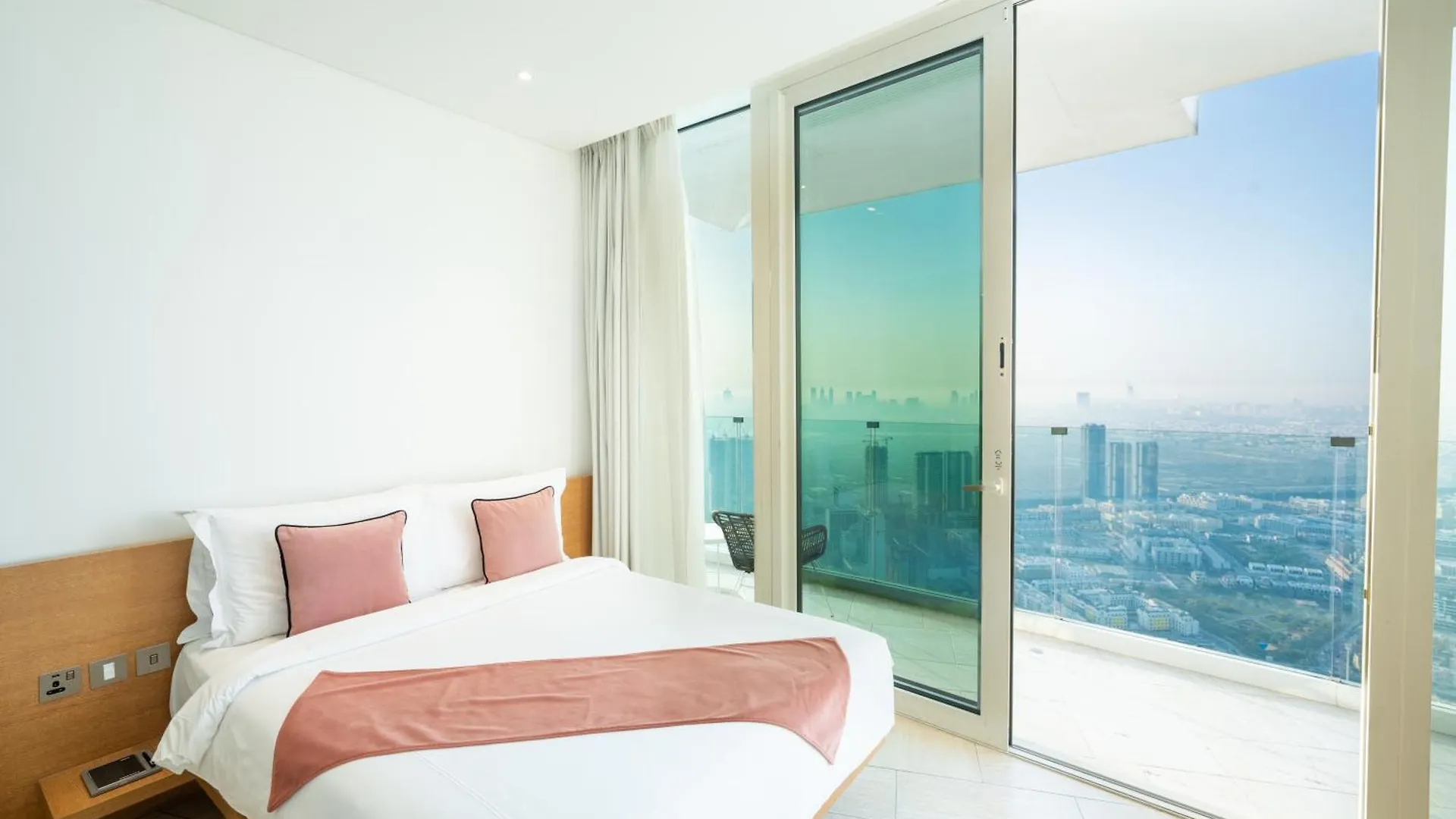 Five Jumeirah Village Dubaj 5*,